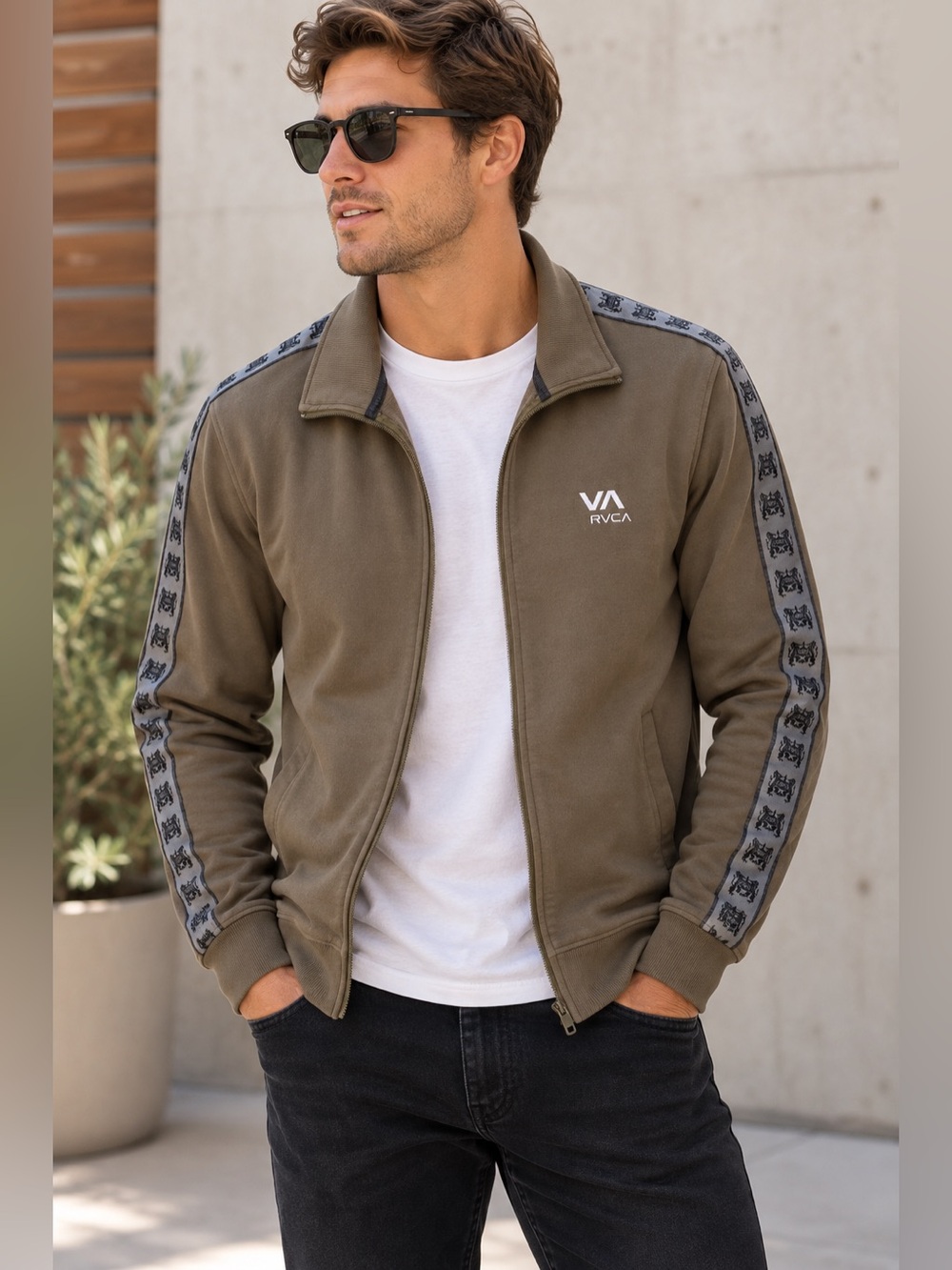 RVCA Dayshift II Track Jacket Small Desert Taupe Full Zip Streetwear
